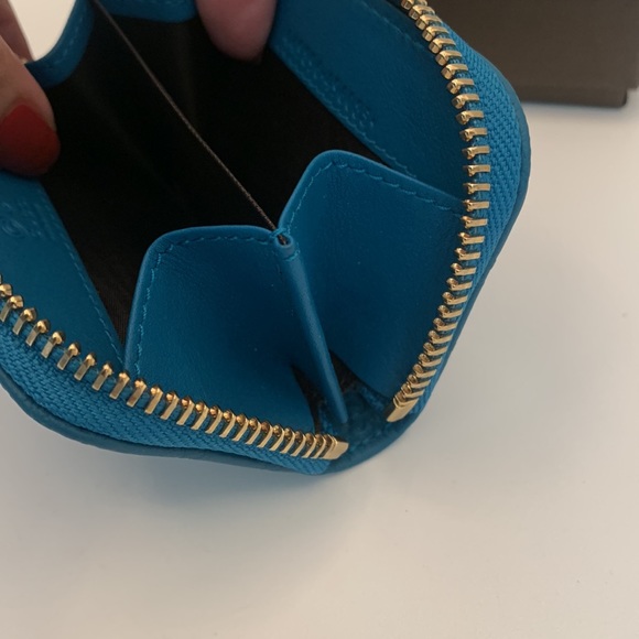 Authentic Gucci coin purse - Picture 7 of 9